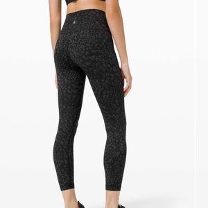 Lululemon Wunder Under High-Rise Tight 25" *Full-On Luxtreme - GUC - Size 8